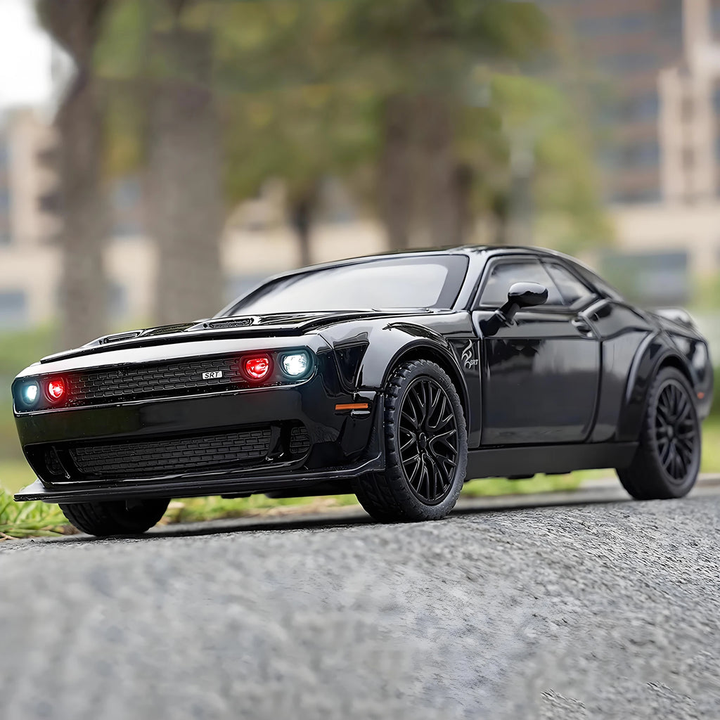 1: 32 Challenger Hellcat Alloy Model - with lighting and sound effects, ideal gift for boyfriends and young people