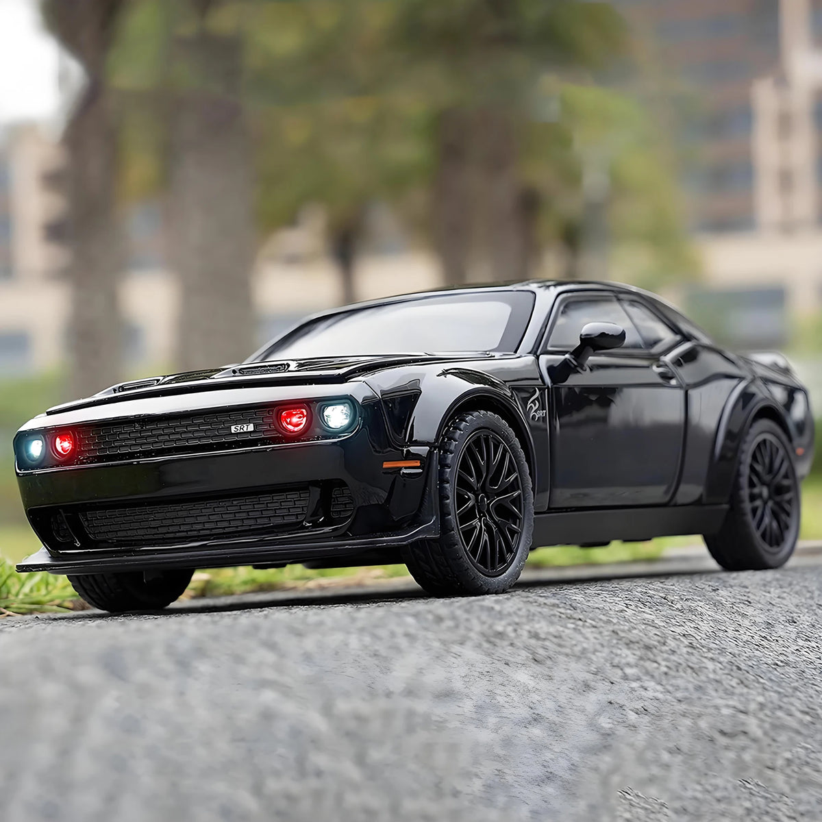 1: 32 Challenger Hellcat Alloy Model - with lighting and sound effects, ideal gift for boyfriends and young people